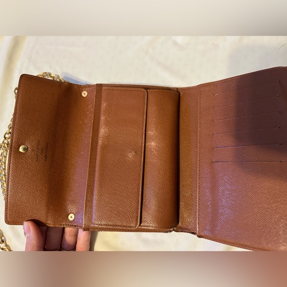 Louis Vuitton Monogram WOC wallet on chain - Picture 4 of 4